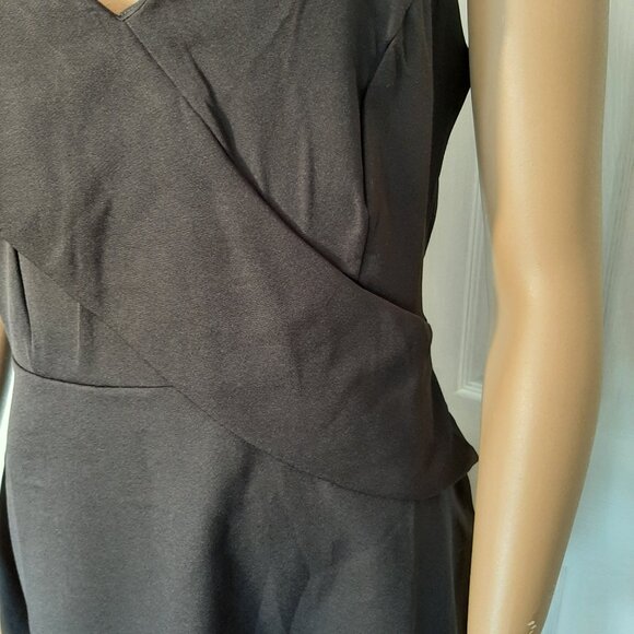 TRENDYOL Black V-Neck Sleeveless A-Line Flowy Cocktail Dress - Size 40 - Picture 5 of 11